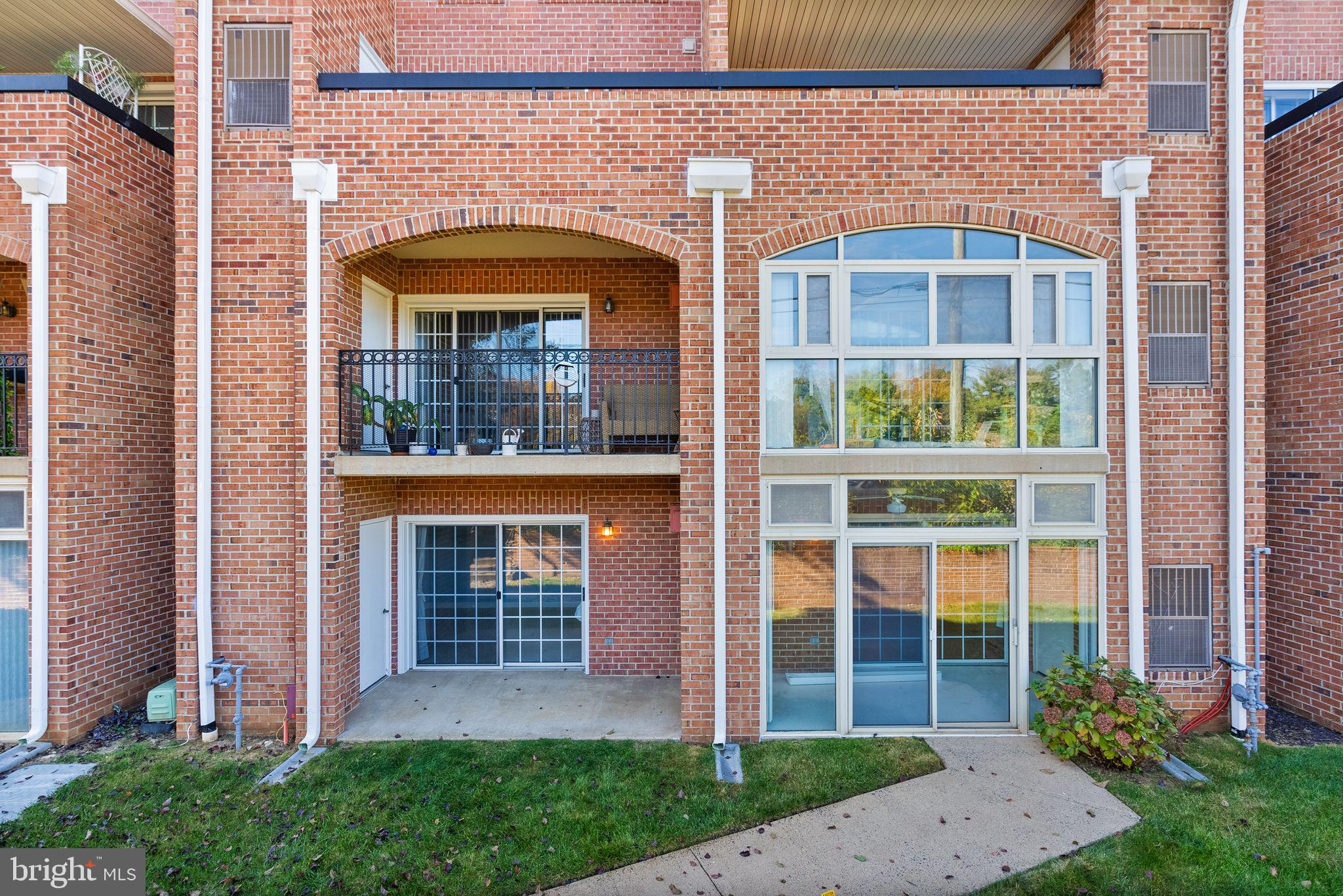 6916 Fairfax Dr #114