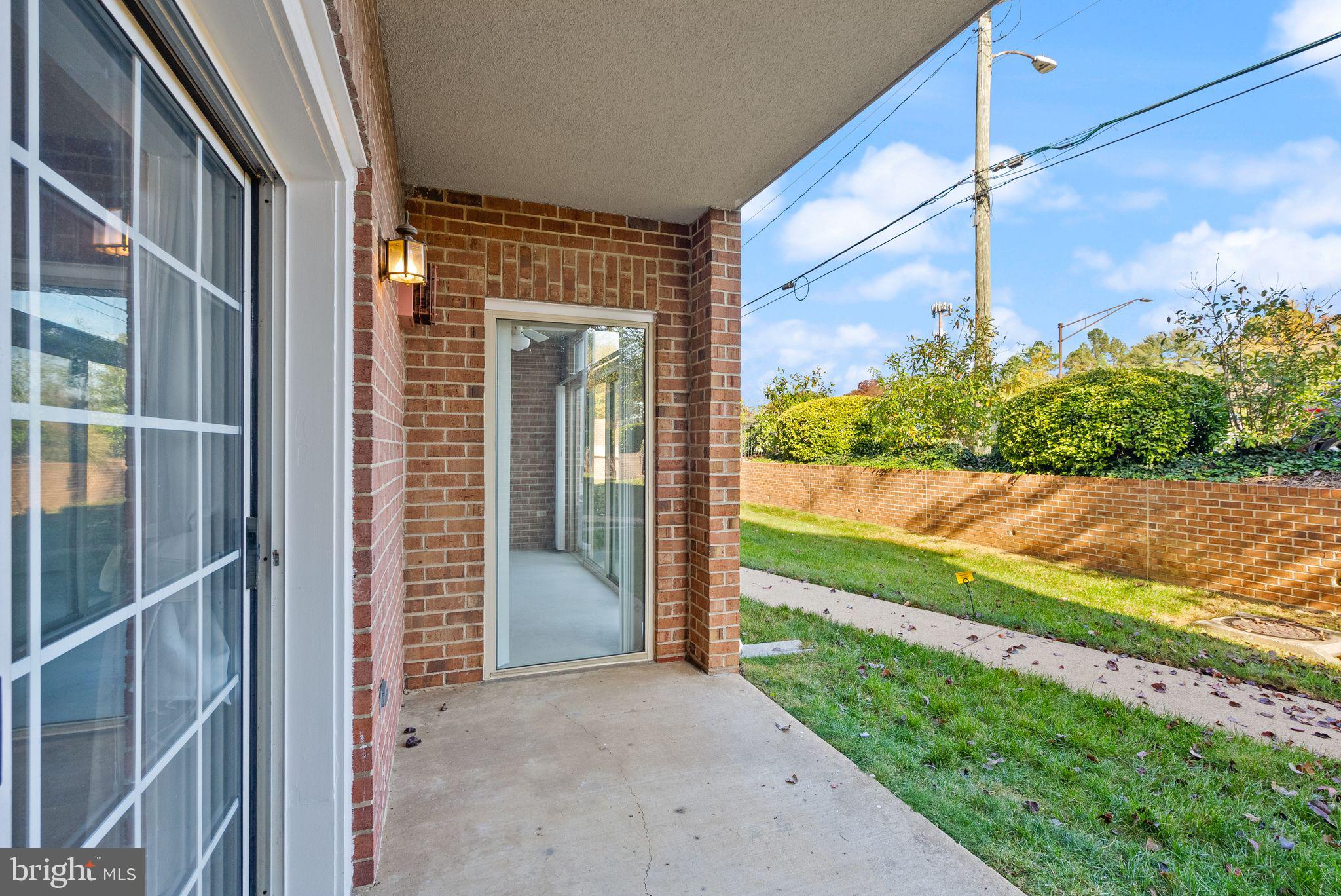 6916 Fairfax Dr #114