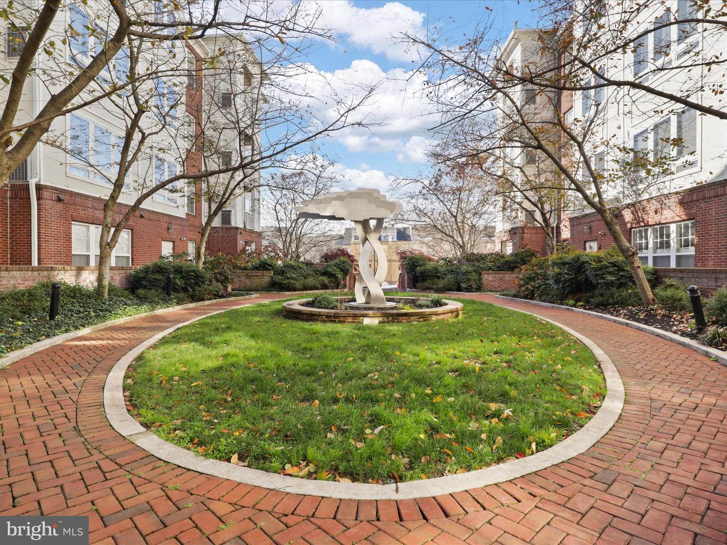801 S Greenbrier St S #111