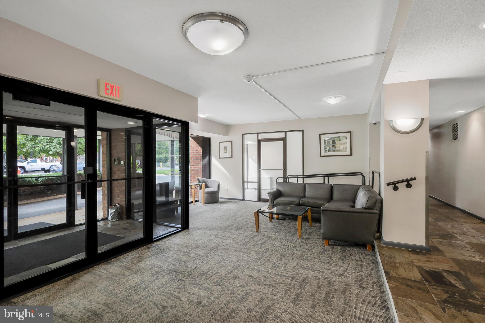 3515 Washington Blvd #403