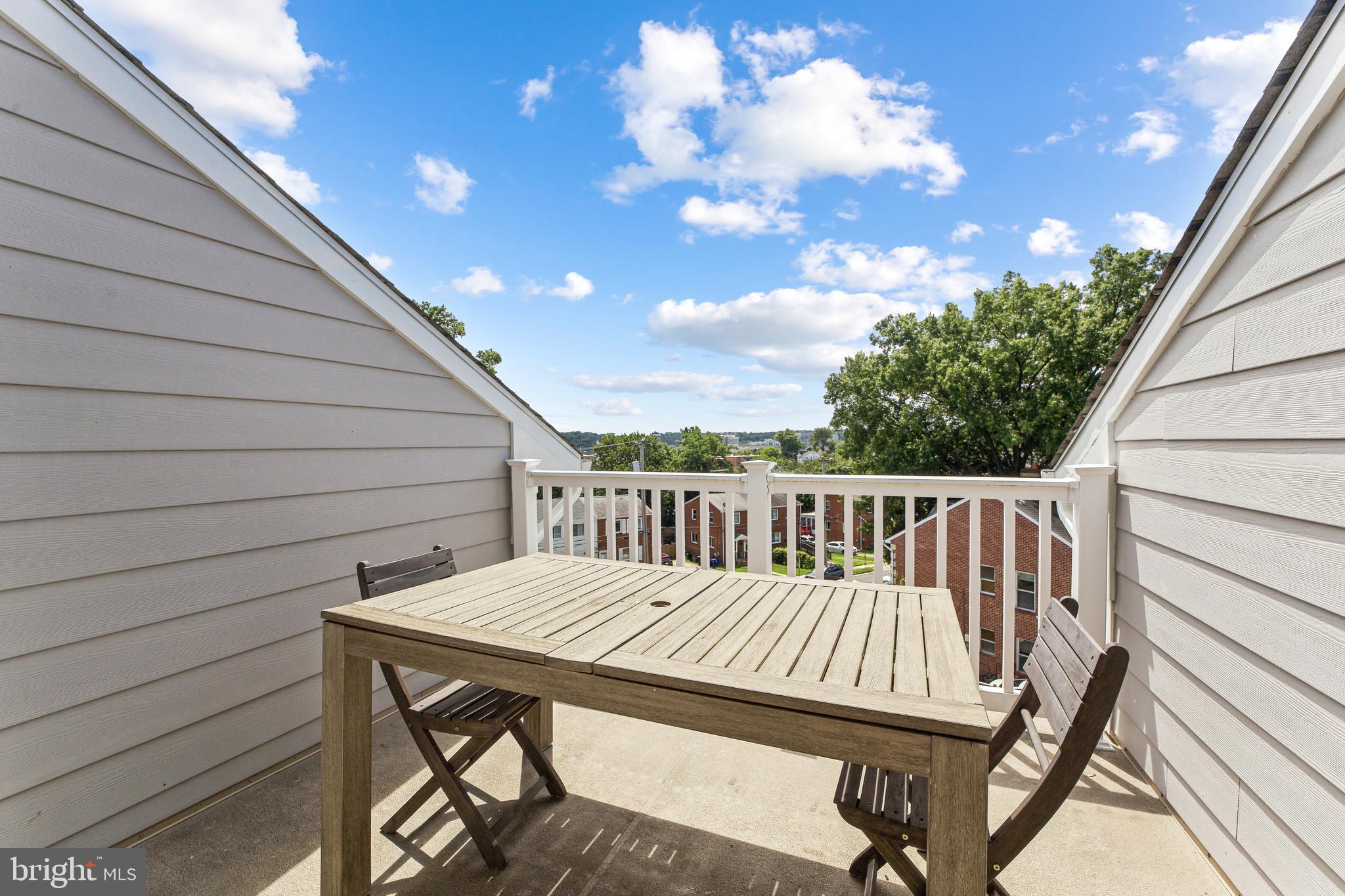 2244 S Glebe Rd