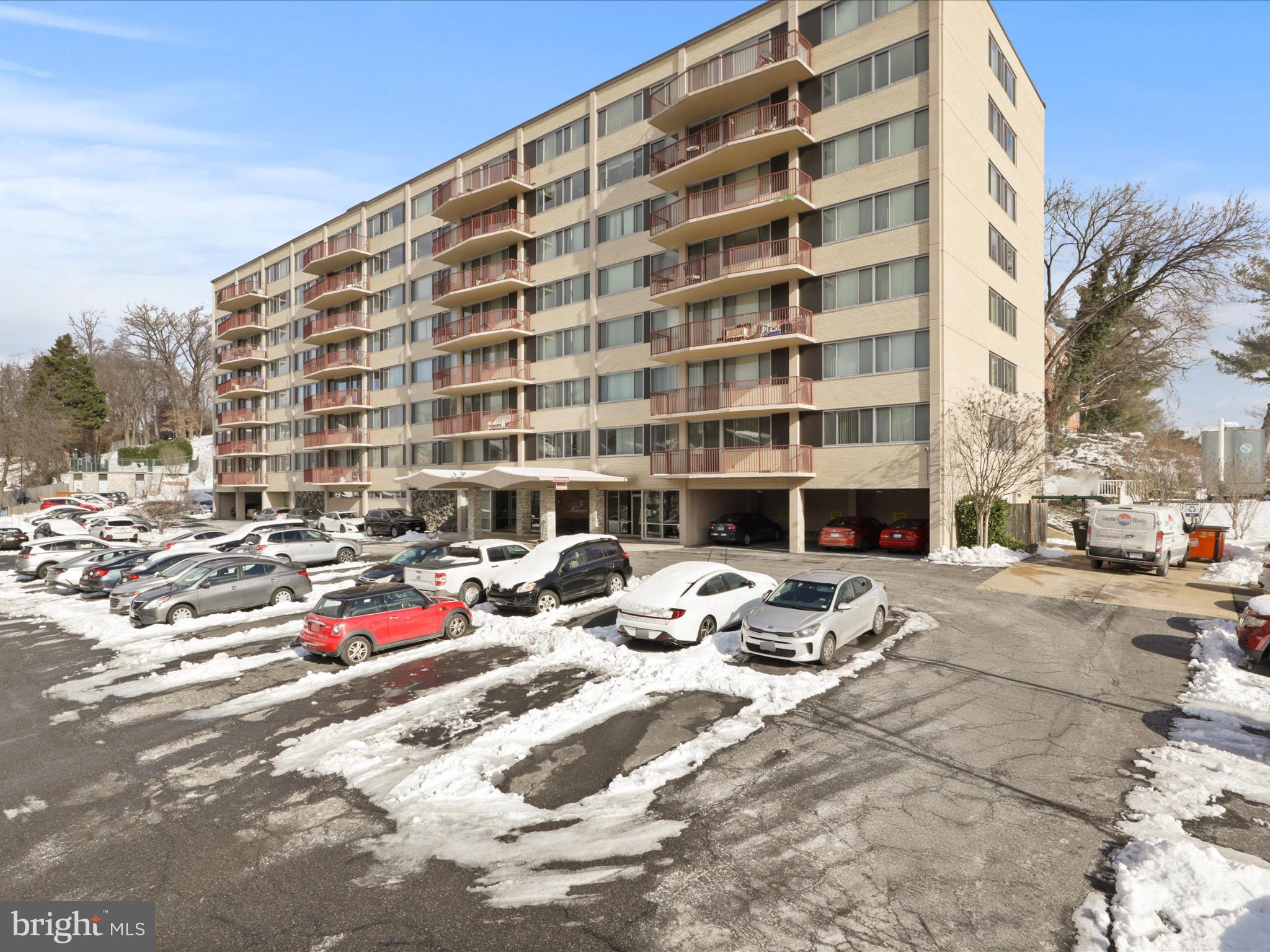5353 Columbia Pike #208