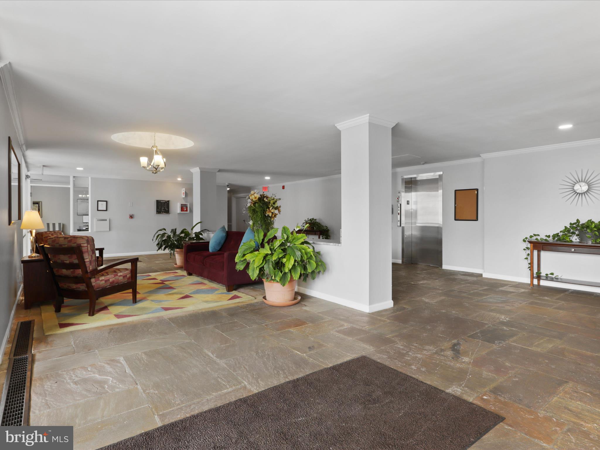 5353 Columbia Pike #208