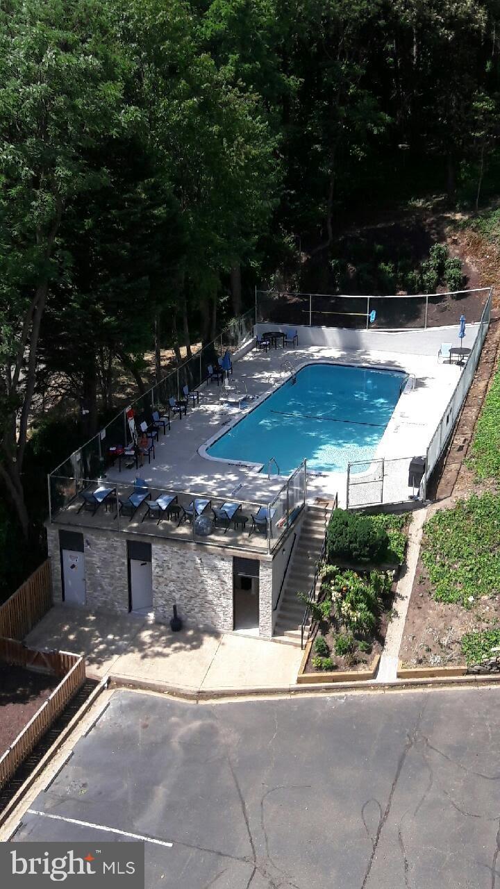 5353 Columbia Pike #208