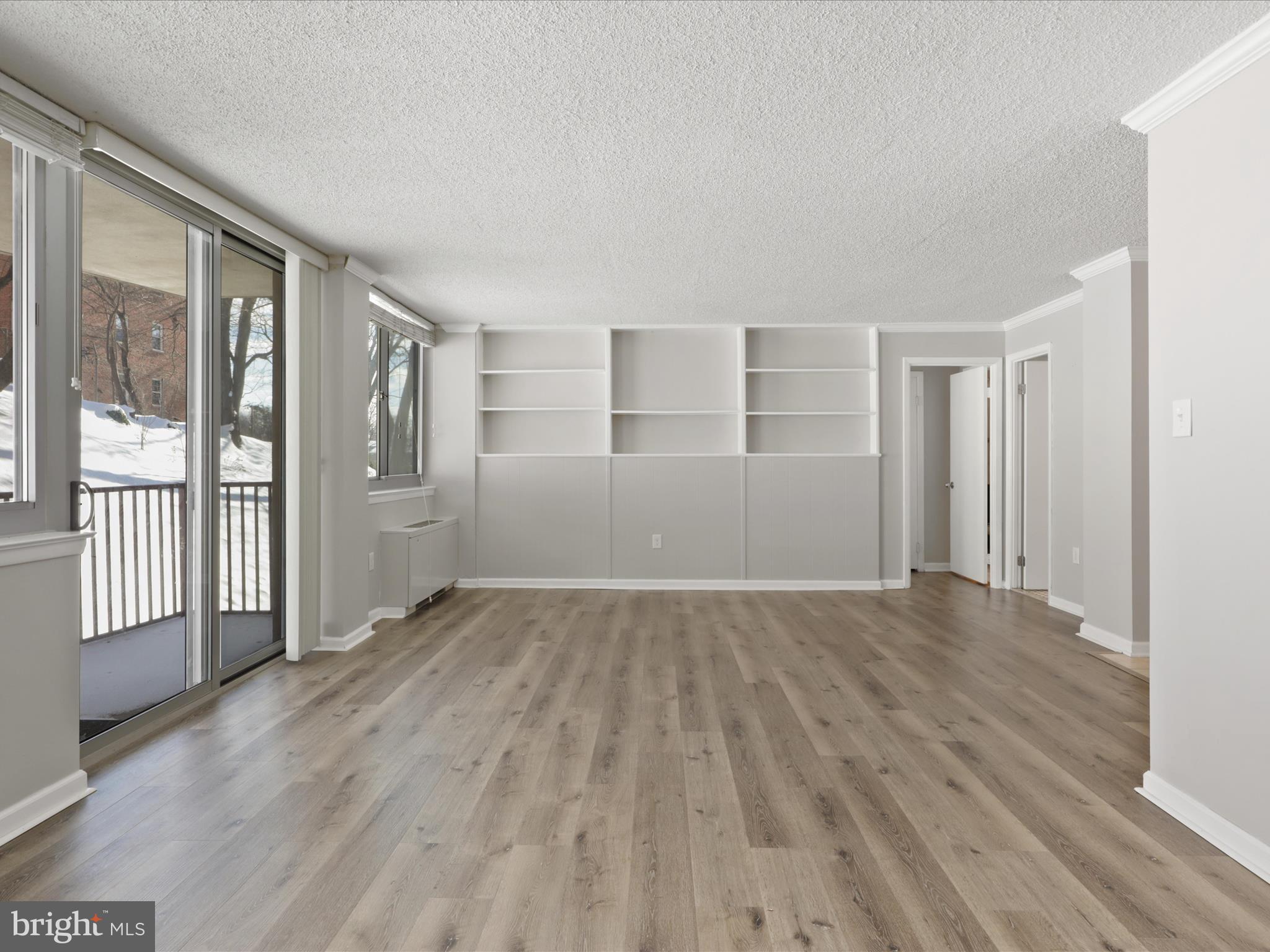 5353 Columbia Pike #208