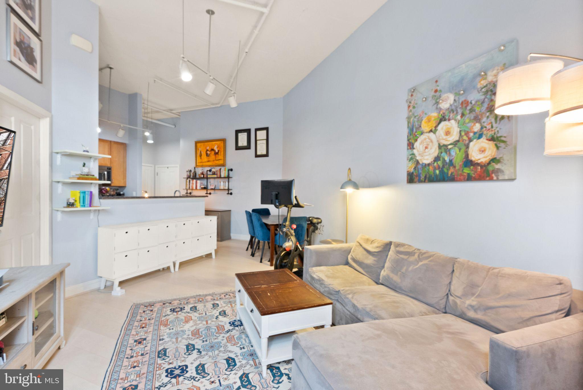 2220 FAIRFAX DR #109