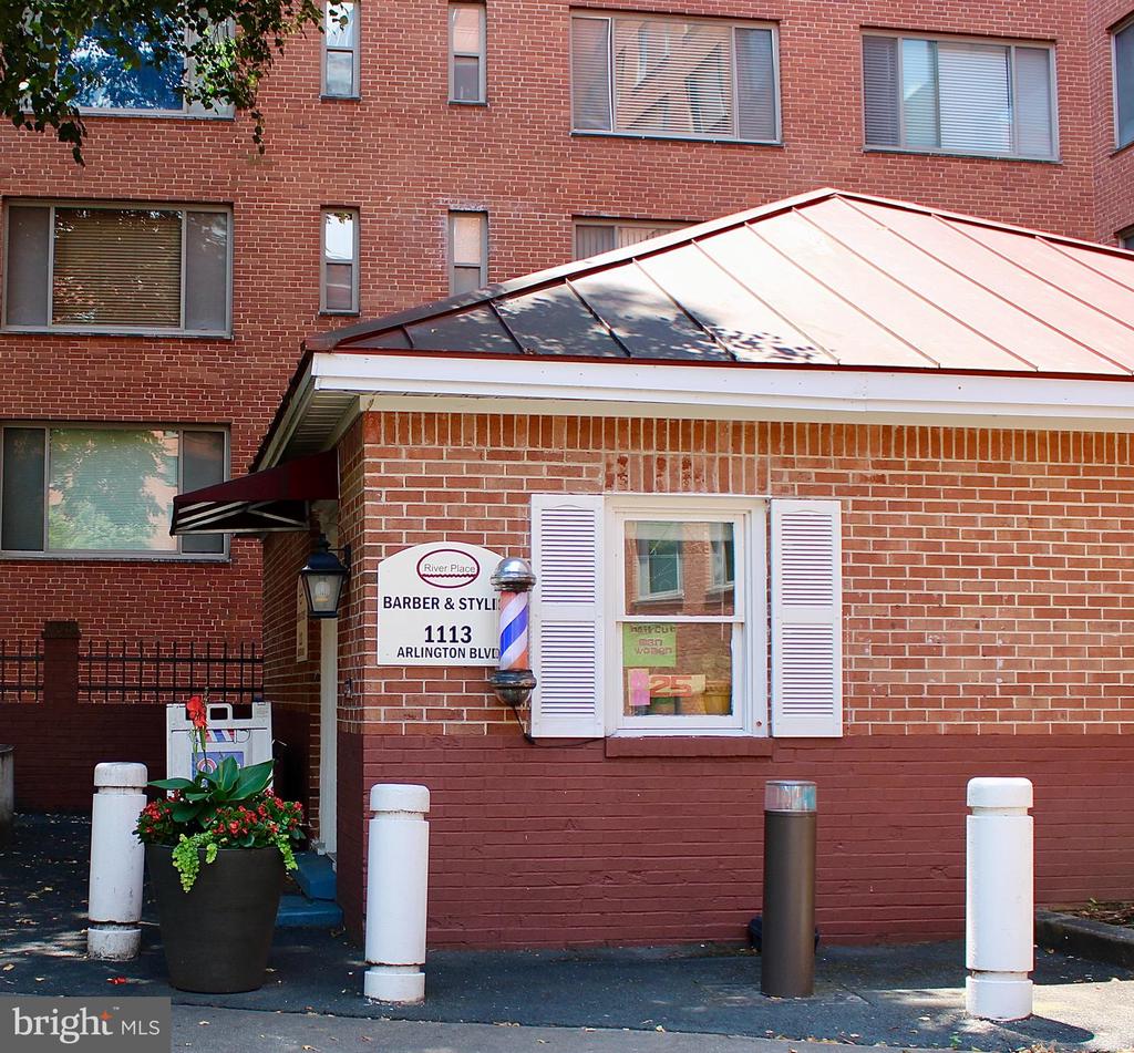 1111 ARLINGTON BLVD #716