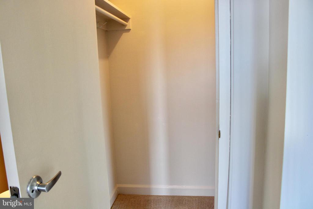 1111 ARLINGTON BLVD #716