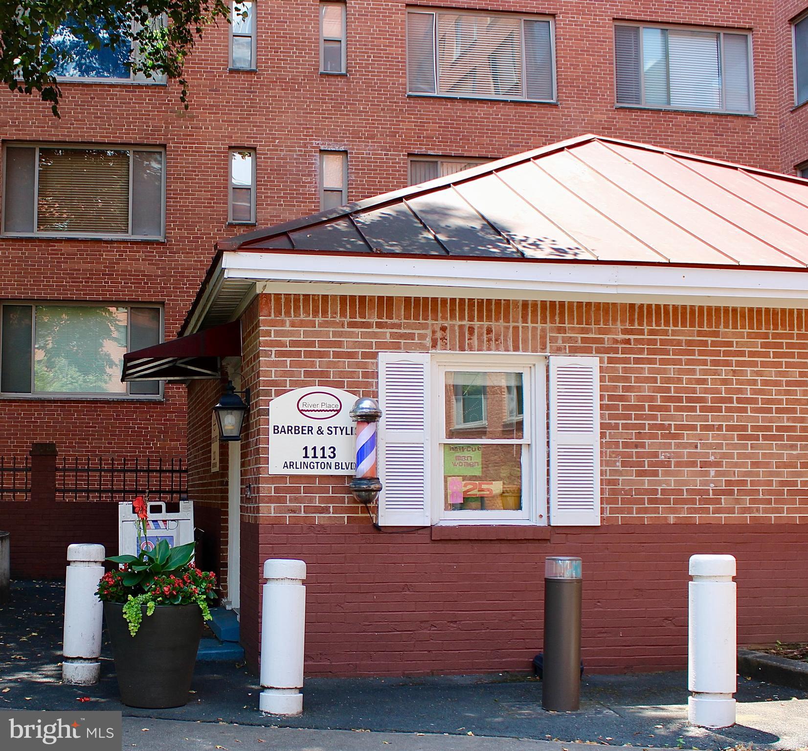 1111 ARLINGTON BLVD #716