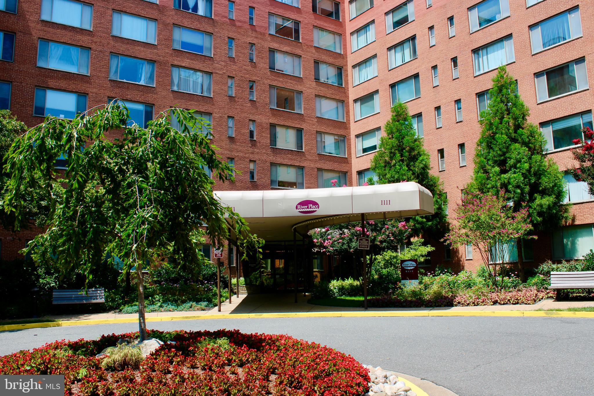 1111 ARLINGTON BLVD #716