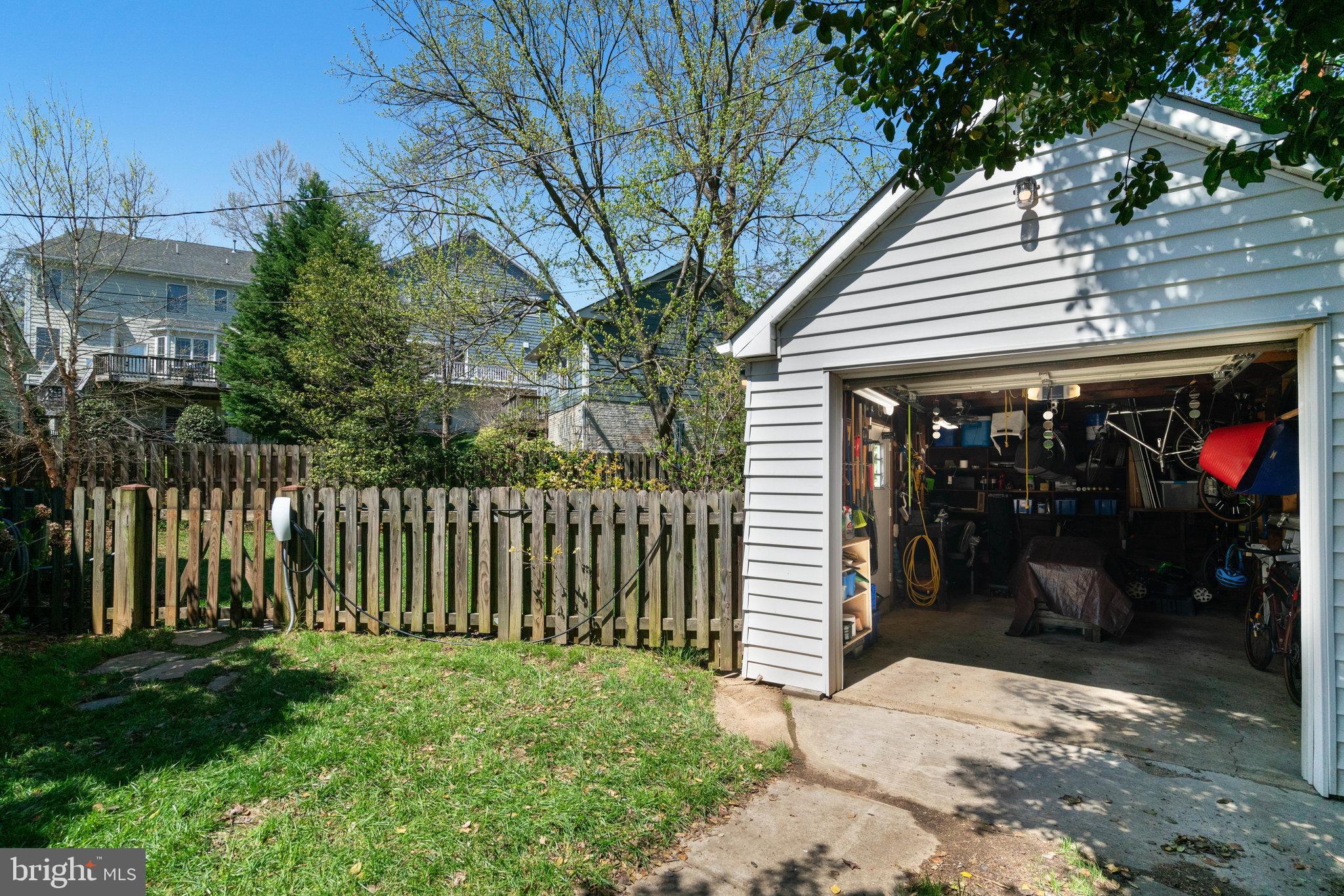 5863 15th Rd N