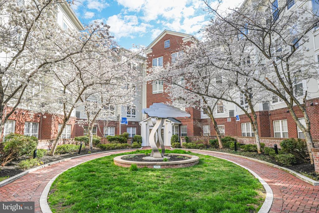 801 S GREENBRIER ST #113