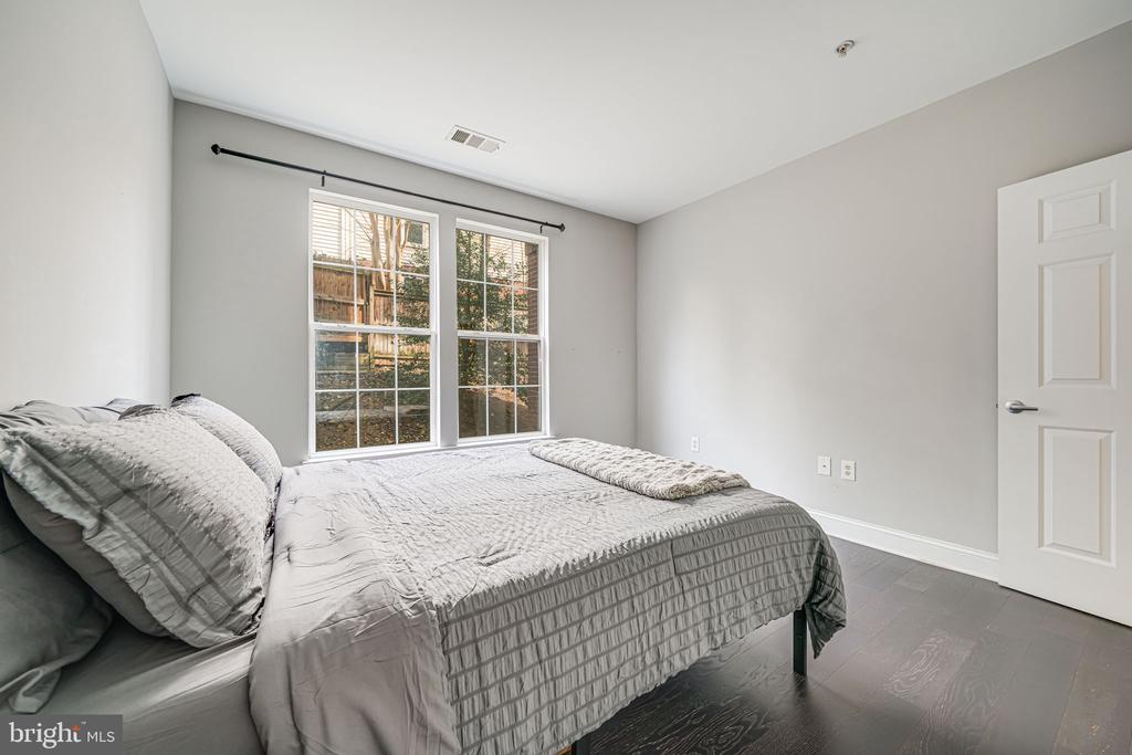 801 S GREENBRIER ST #113