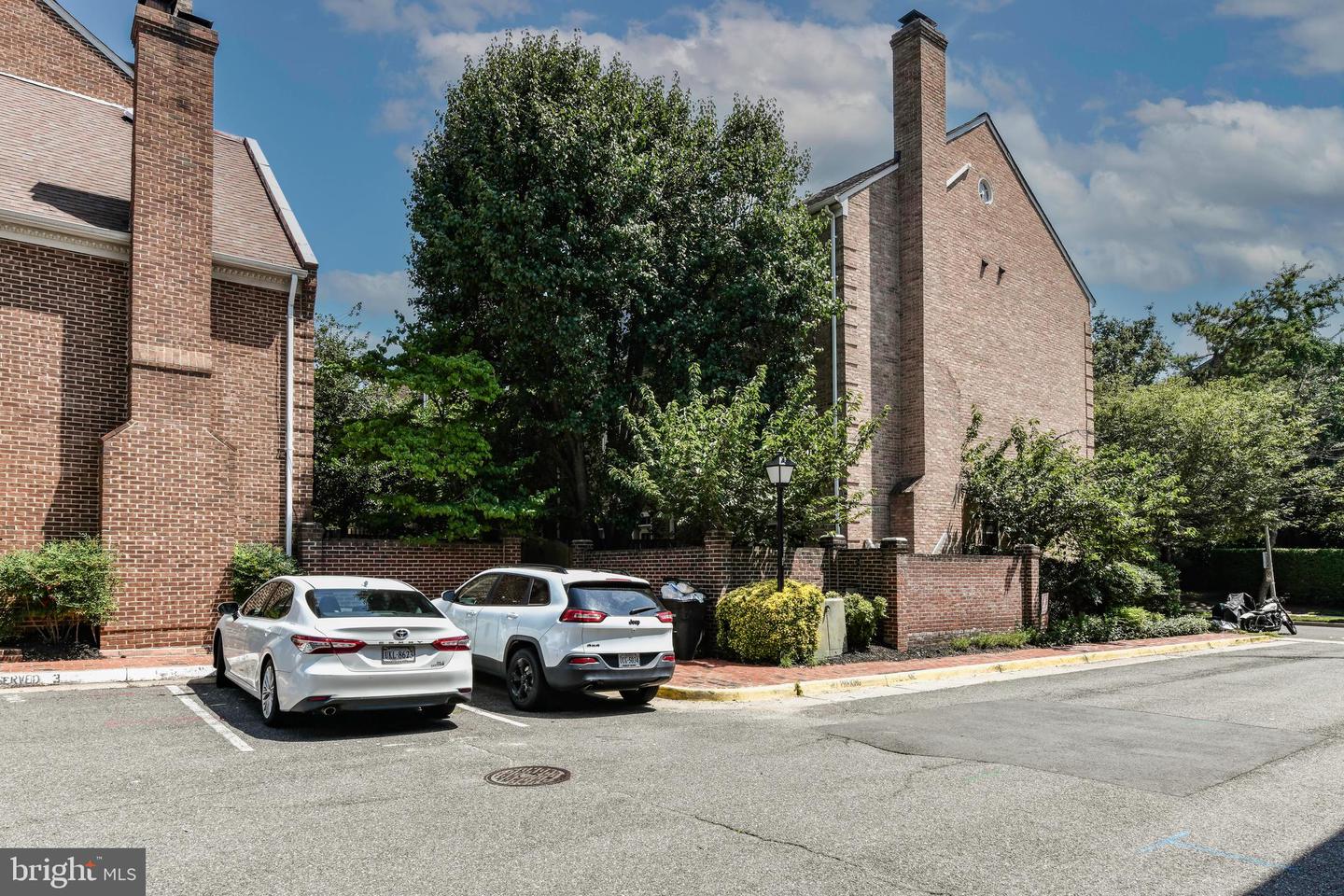 1186 N Utah St
