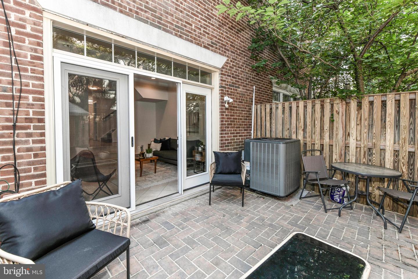 1186 N Utah St