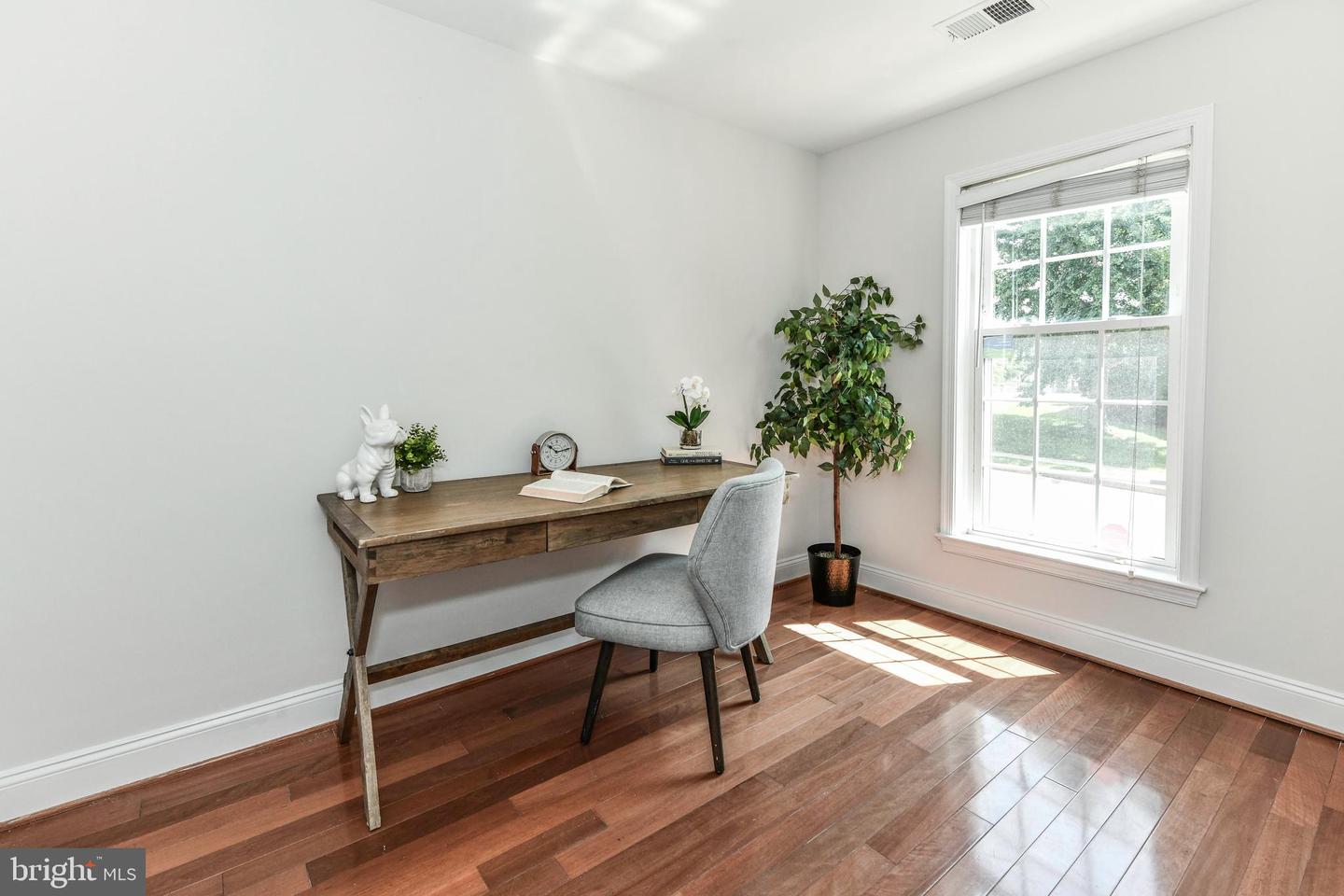 1186 N Utah St