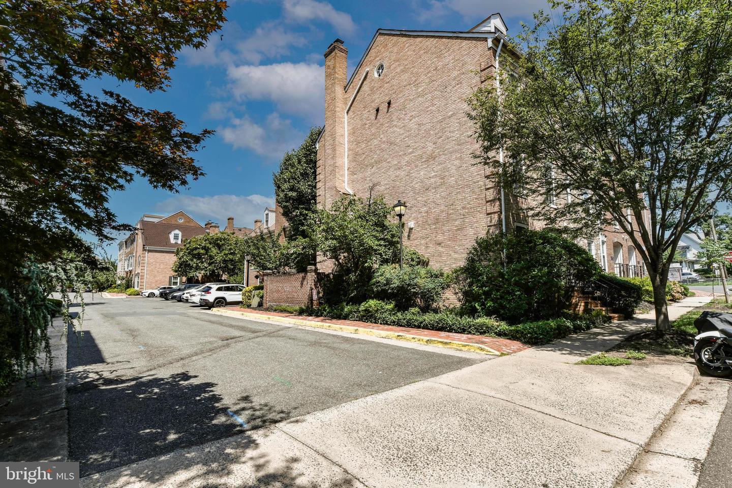 1186 N Utah St