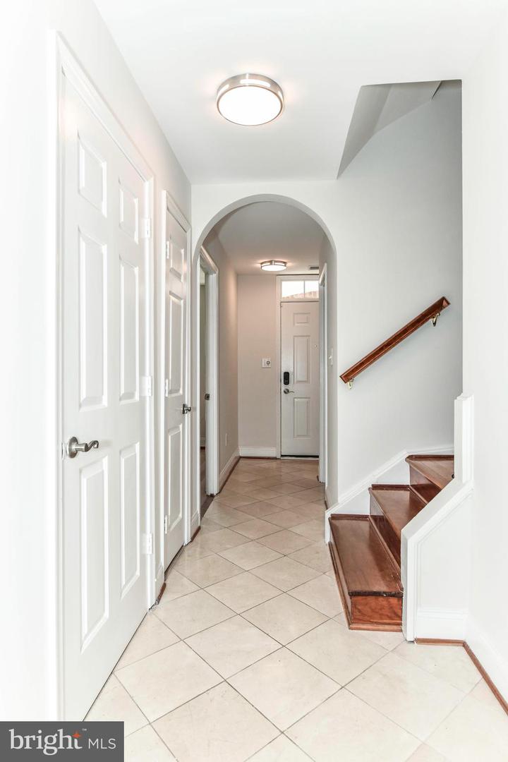 1186 N Utah St