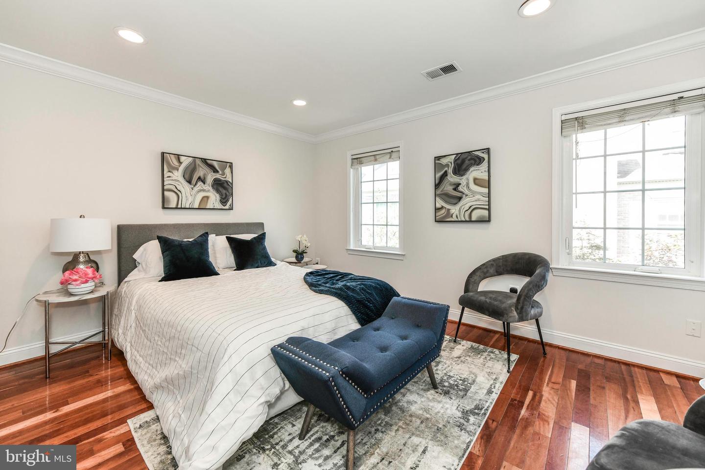 1186 N Utah St