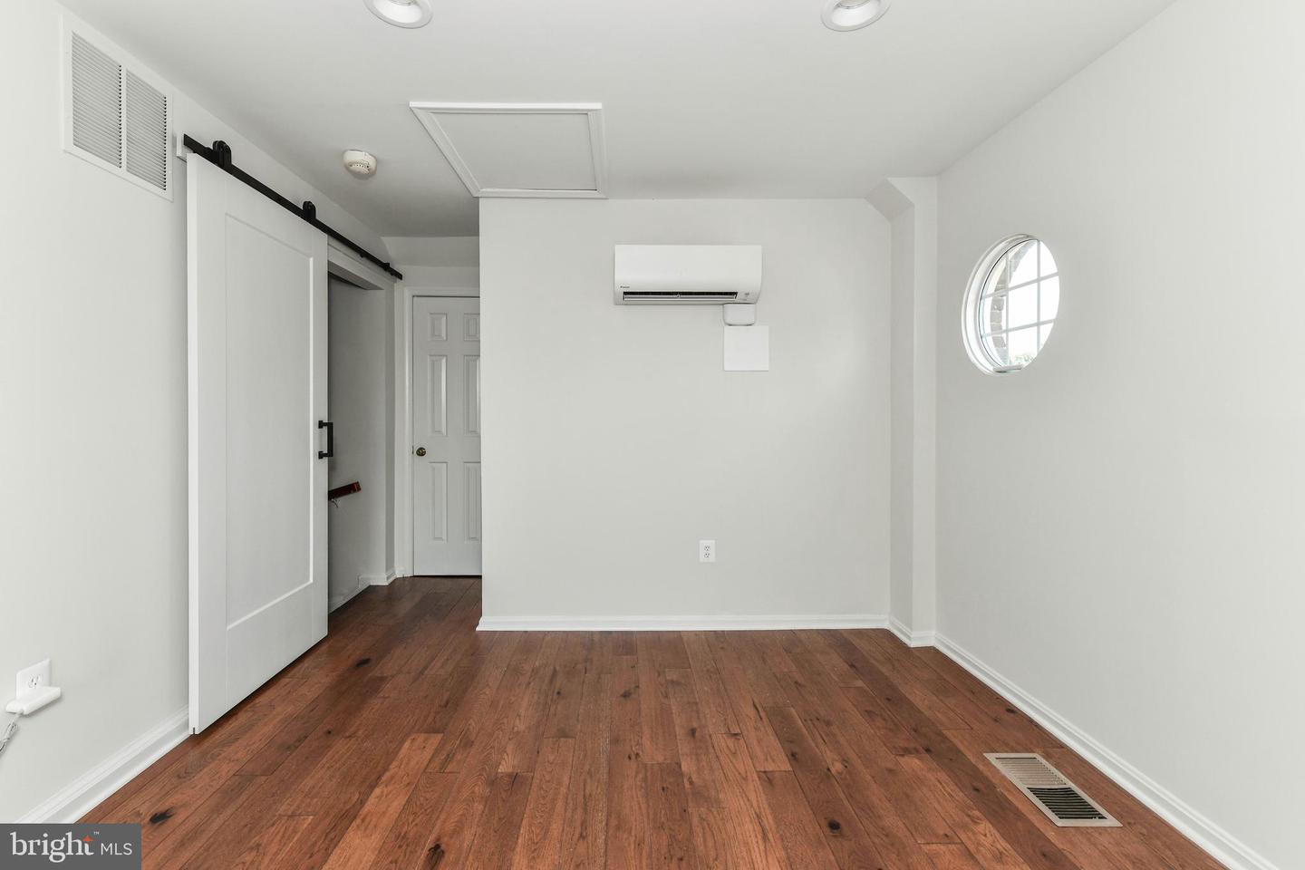 1186 N Utah St