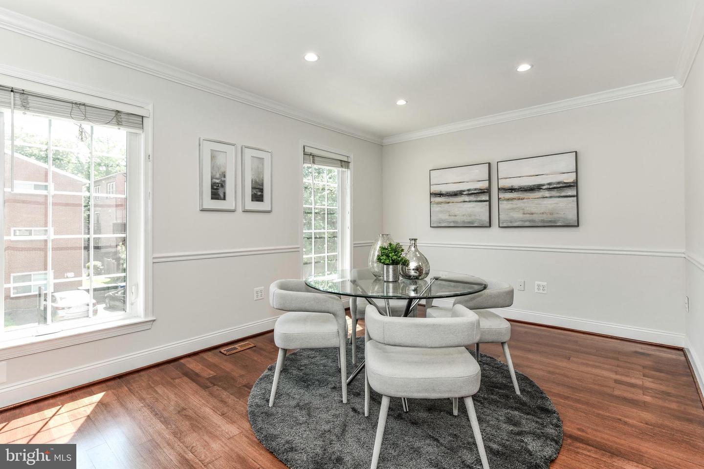 1186 N Utah St