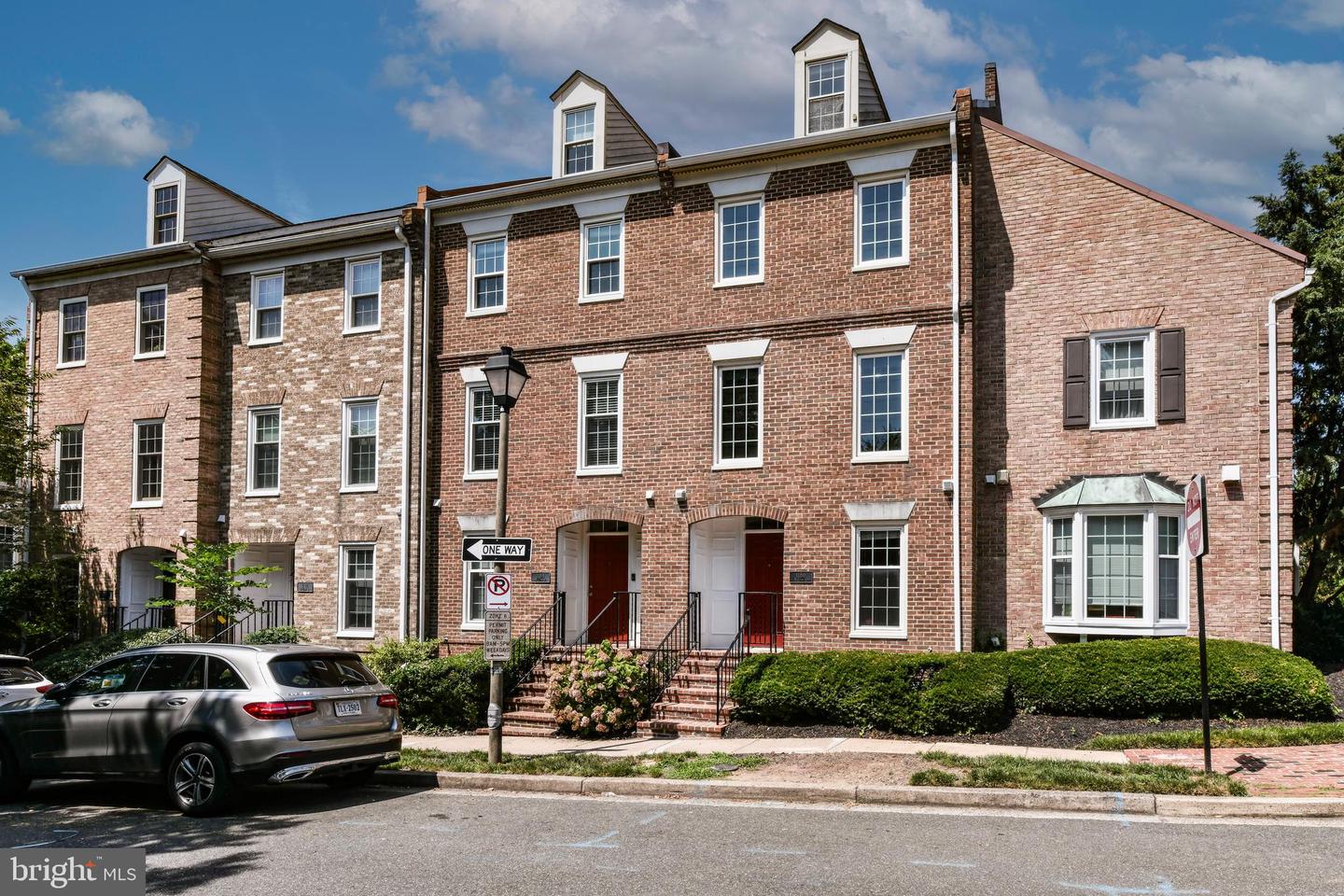1186 N Utah St
