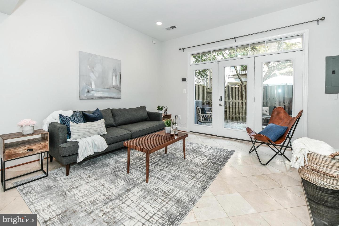 1186 N Utah St