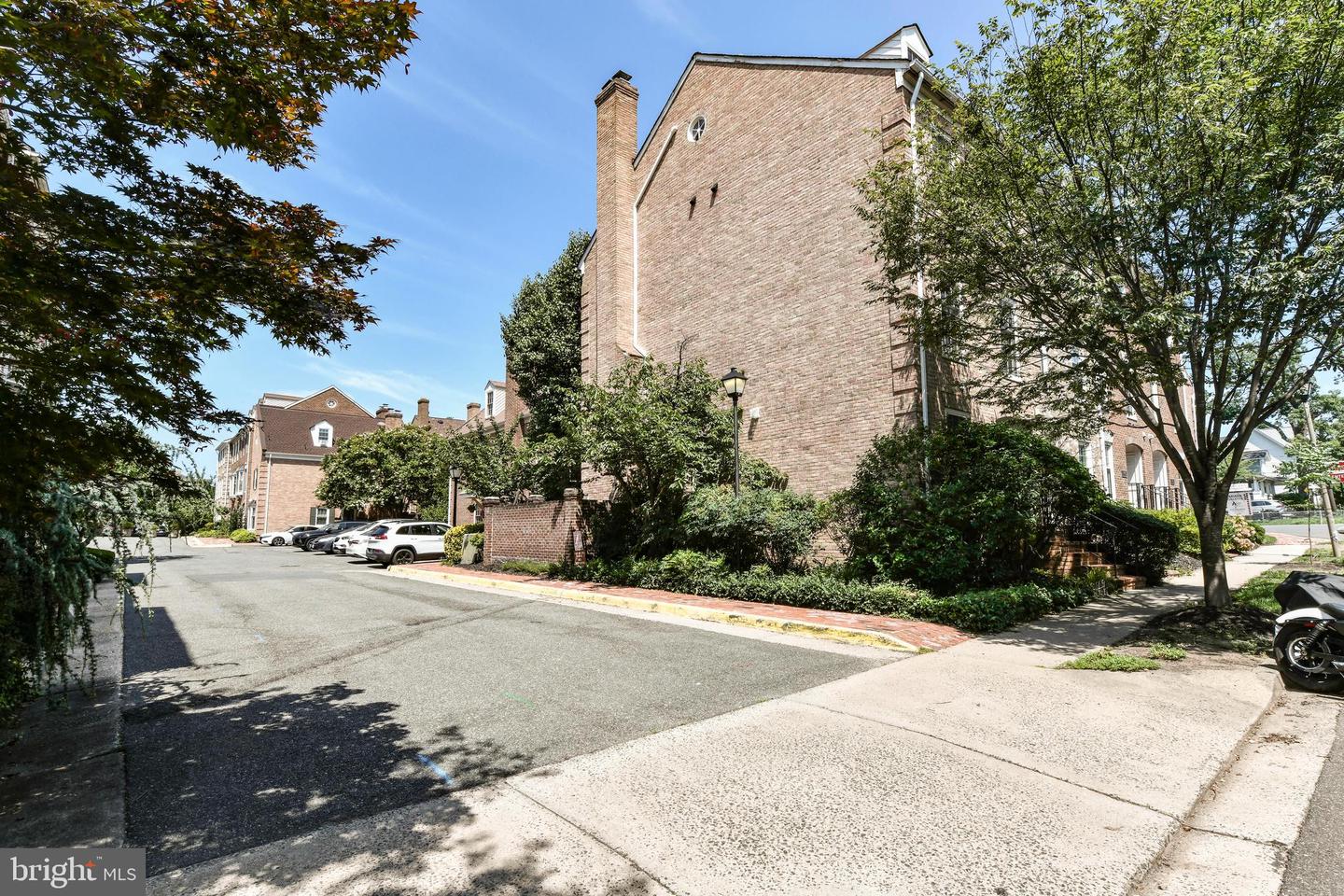 1186 N Utah St