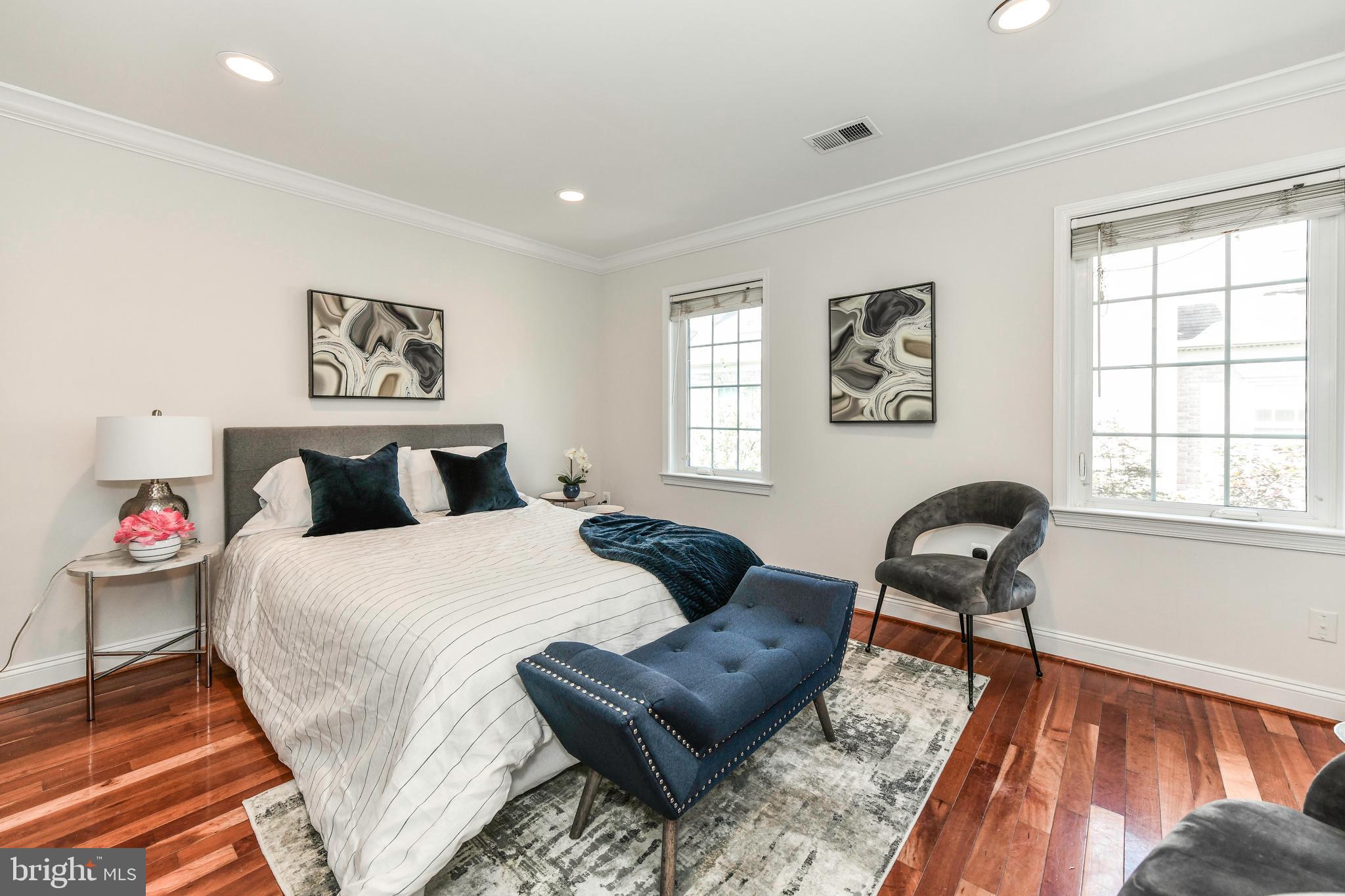 1186 N Utah St