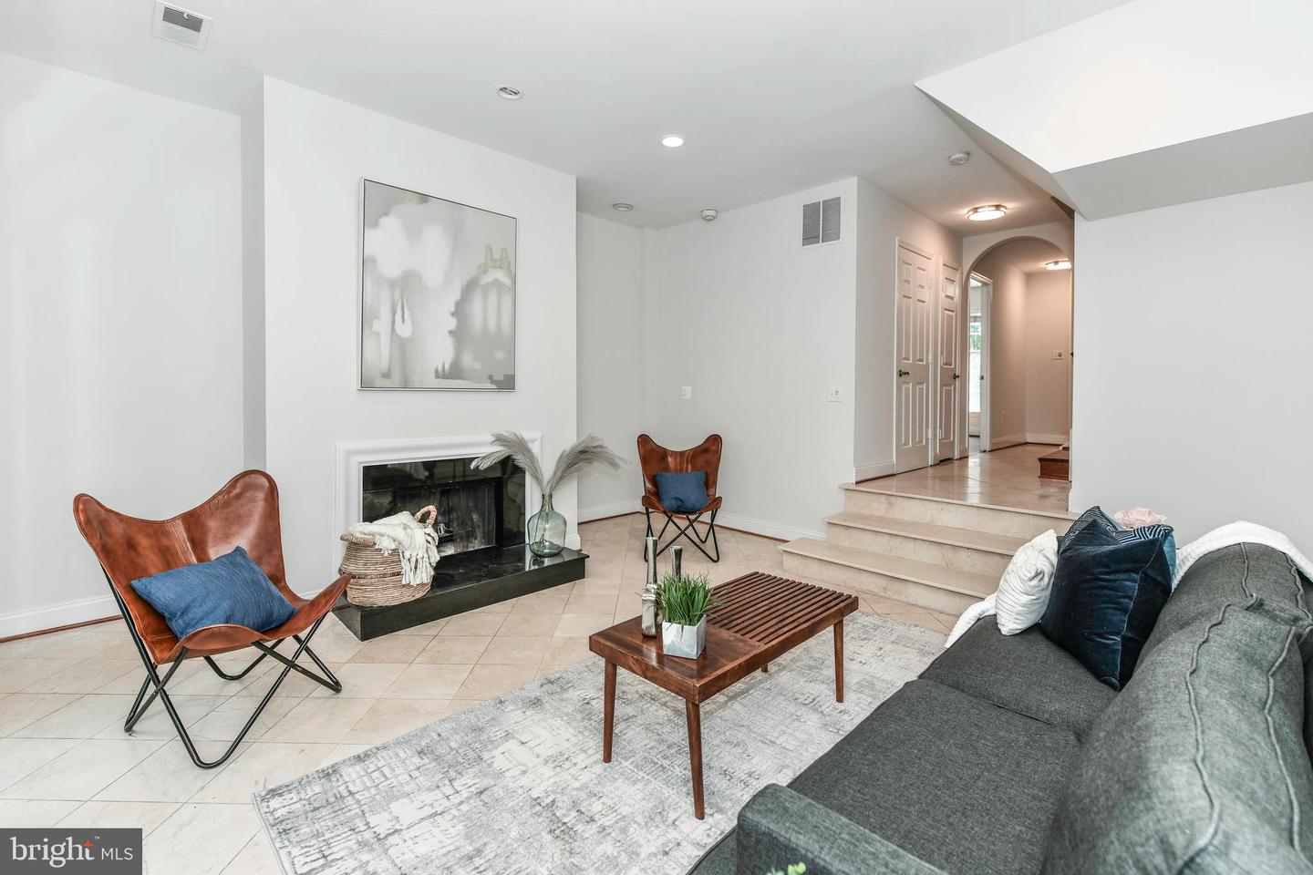 1186 N Utah St