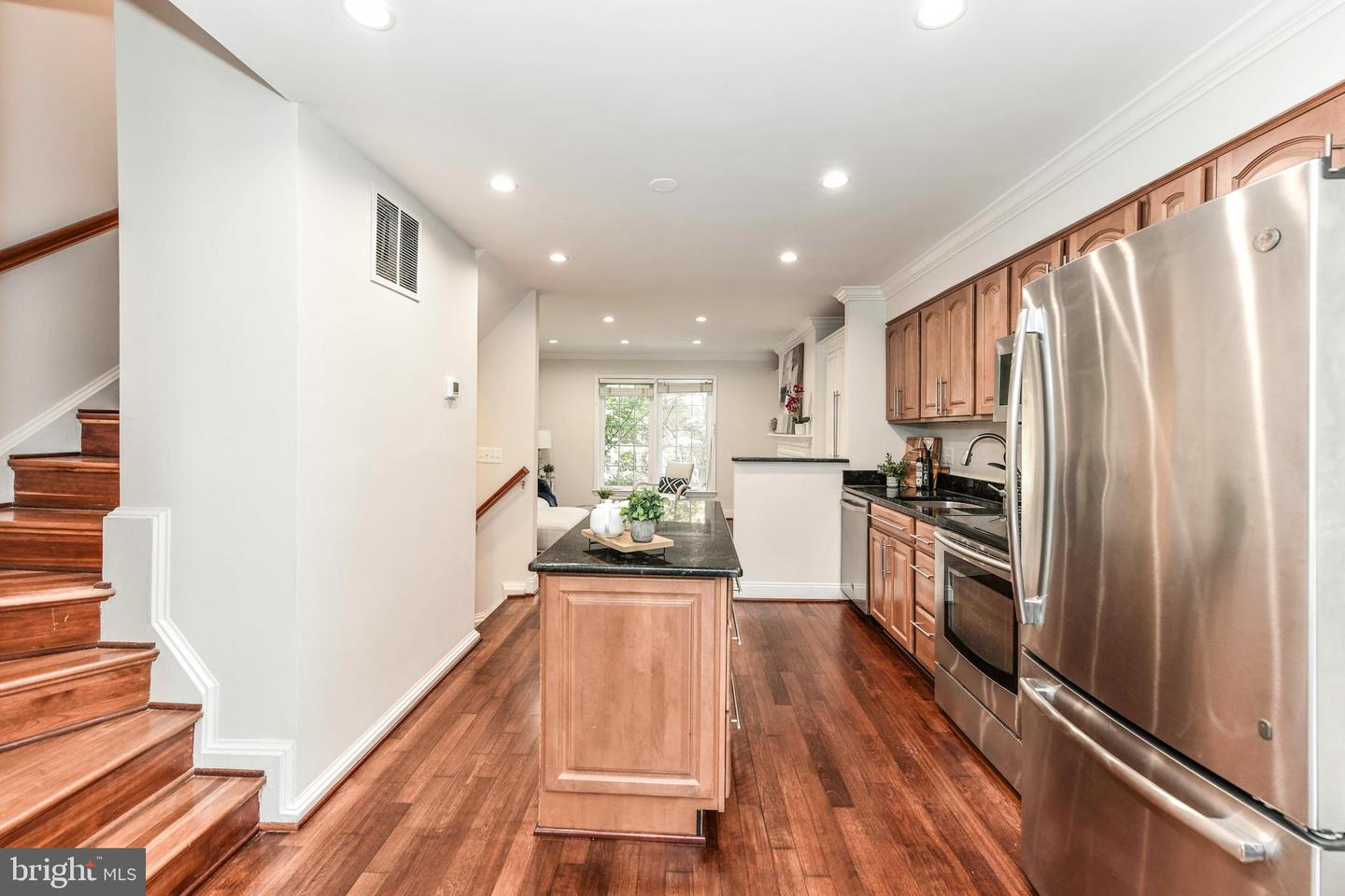 1186 N Utah St