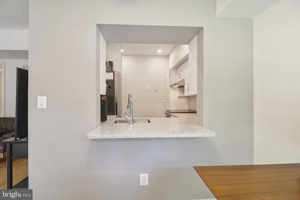 2400 CLARENDON BLVD #113