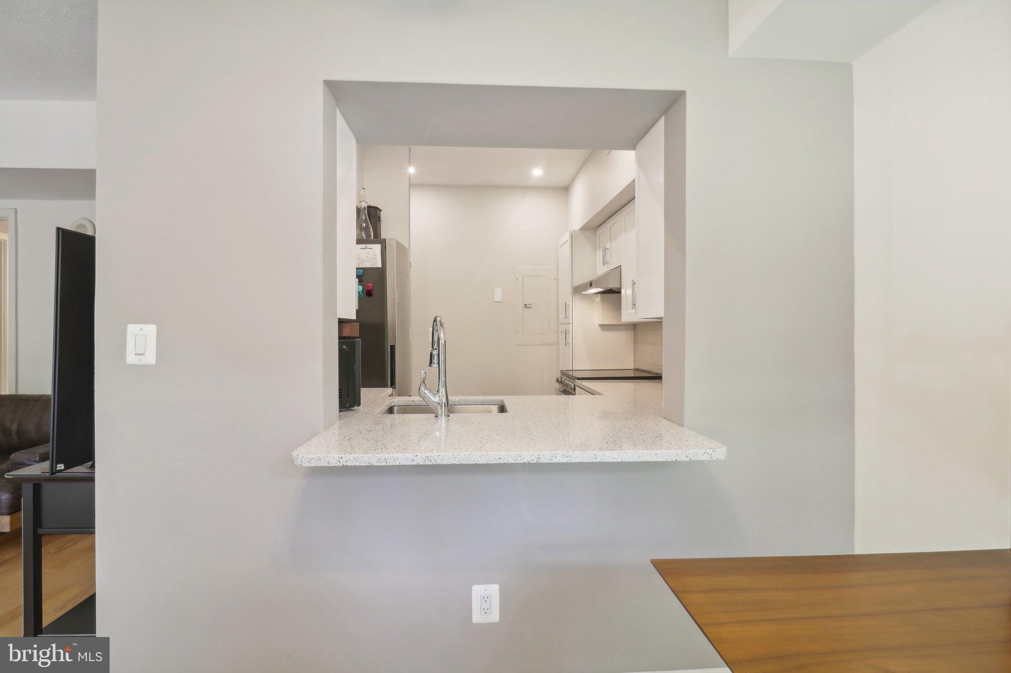 2400 CLARENDON BLVD #113