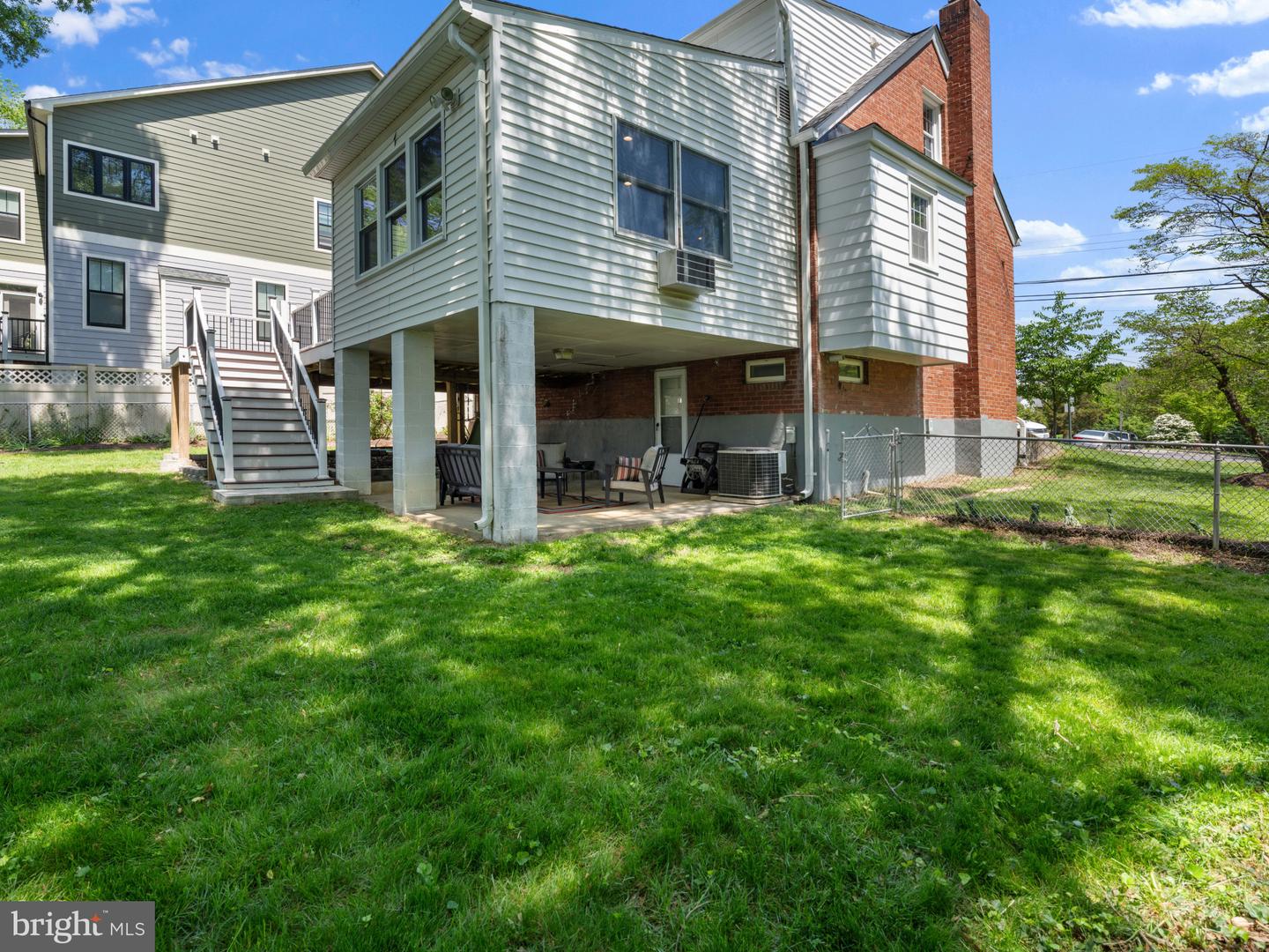 716 N Buchanan St