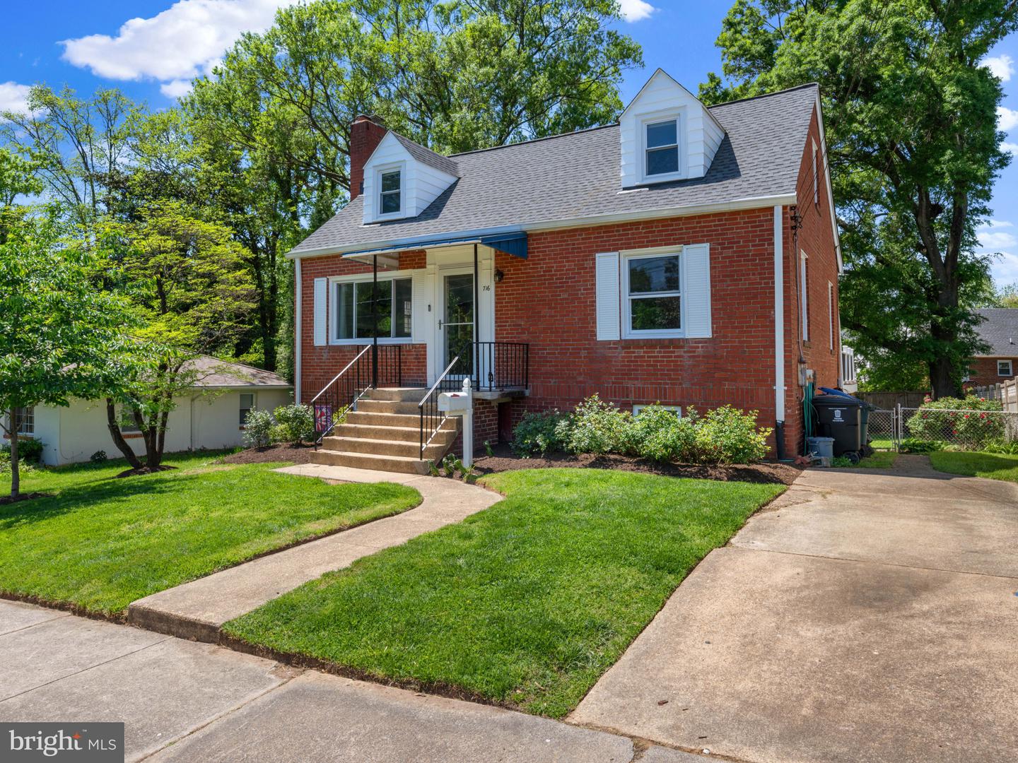 716 N Buchanan St