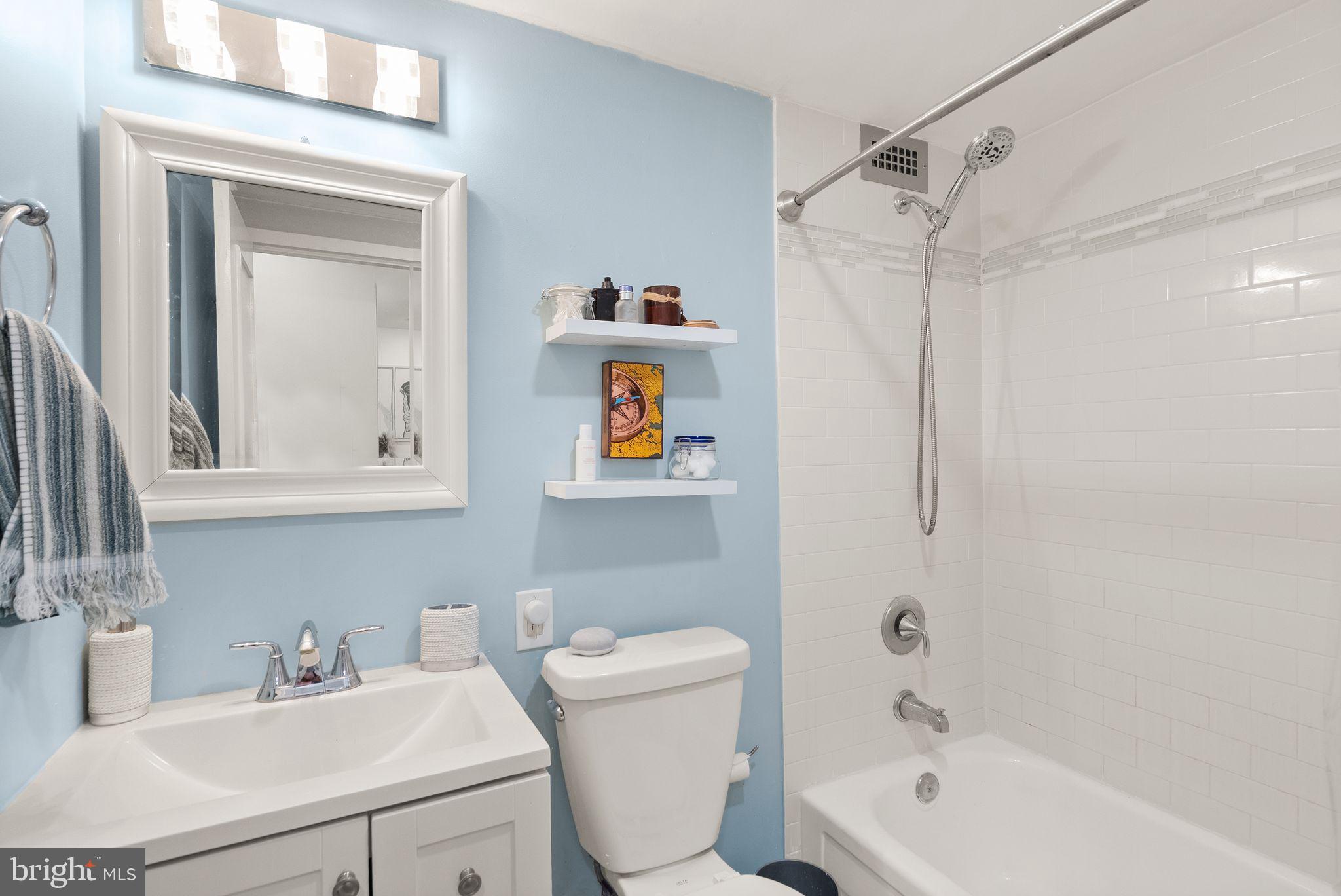 2030 N Adams St #911