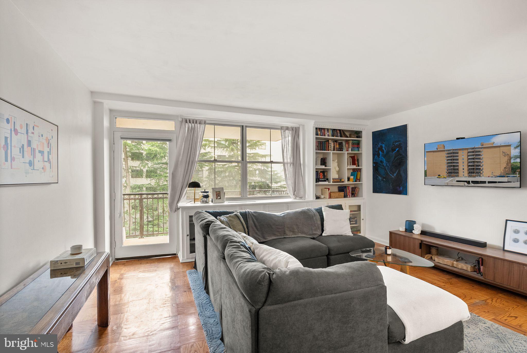 2030 N Adams St #911