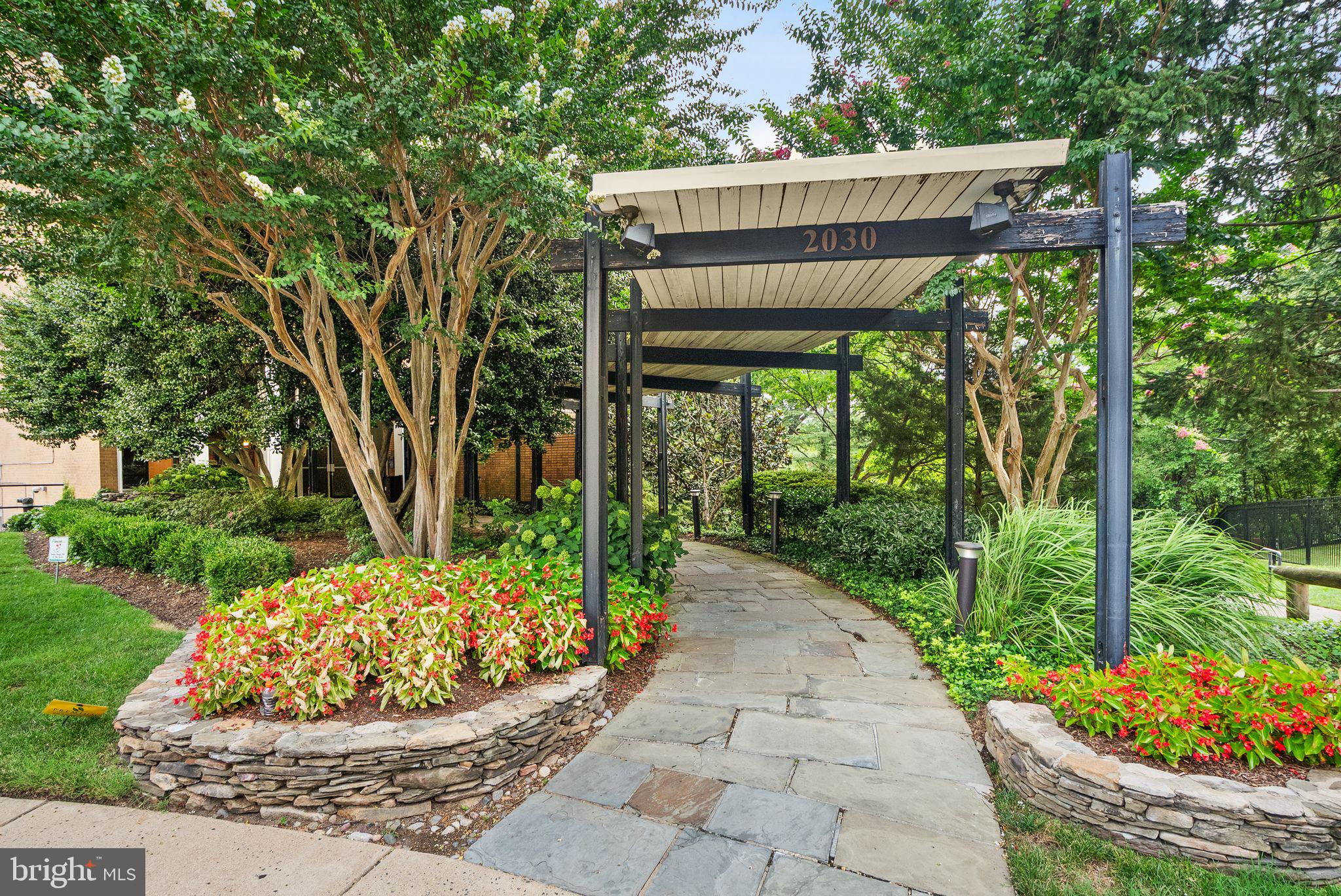 2030 N Adams St #911