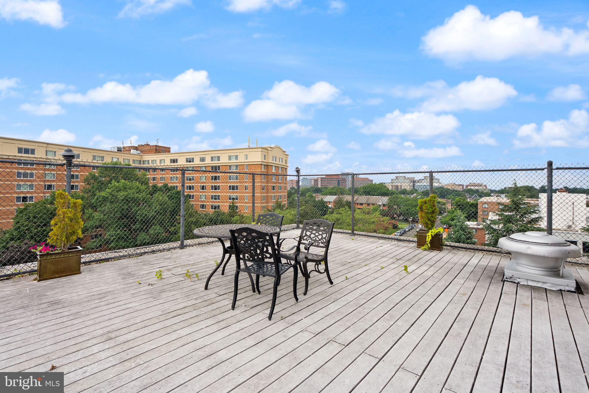 2030 N Adams St #911