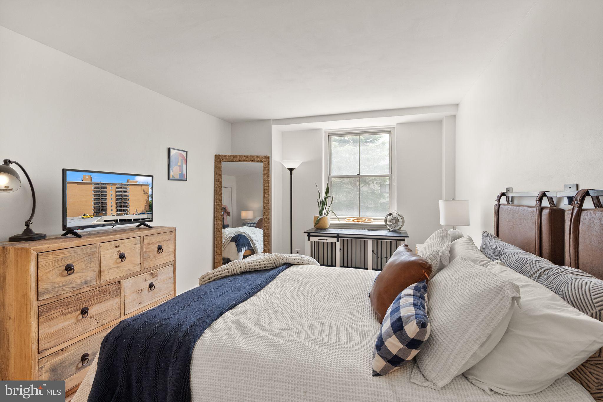 2030 N Adams St #911