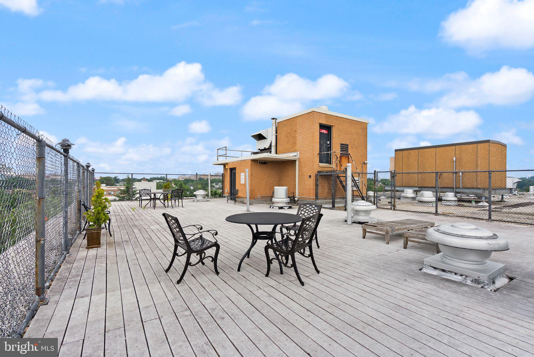 2030 N Adams St #911