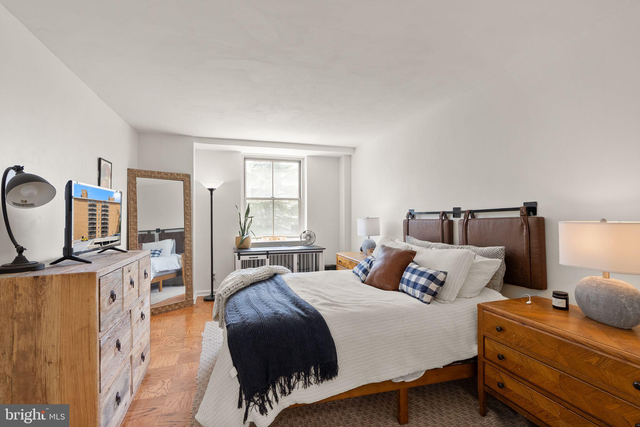 2030 N Adams St #911