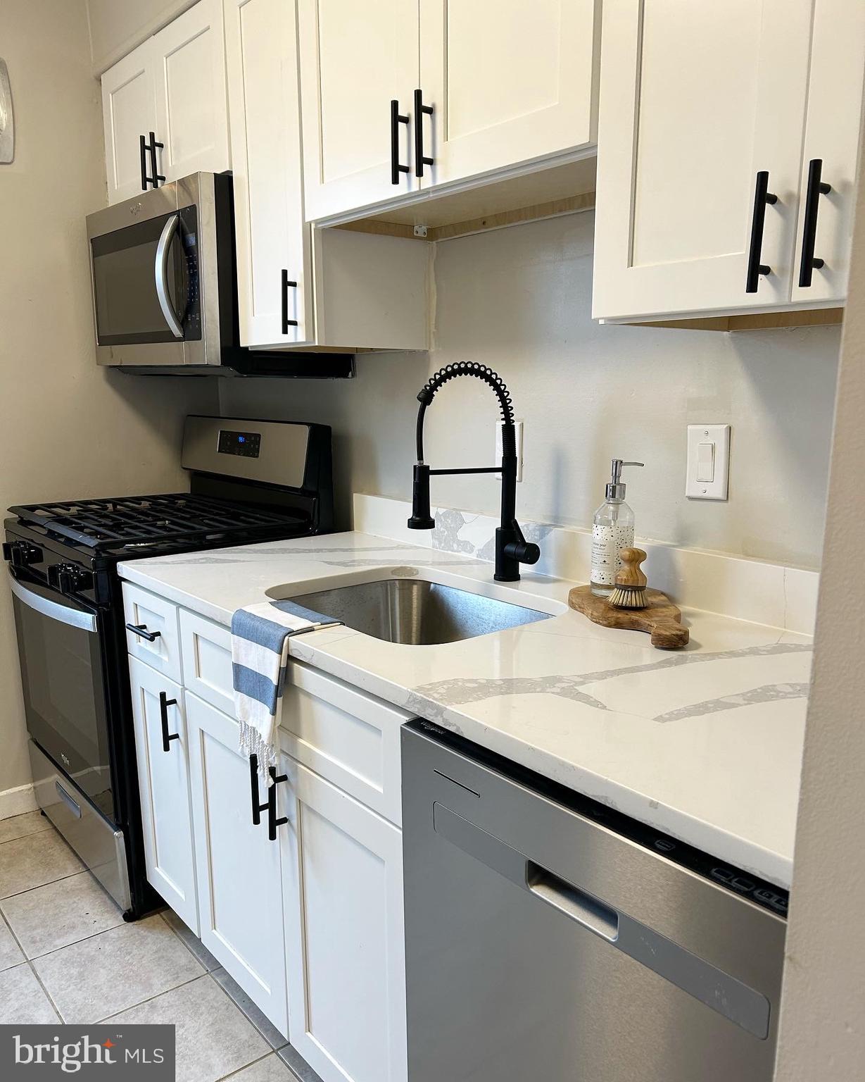 5012 COLUMBIA PIKE 3