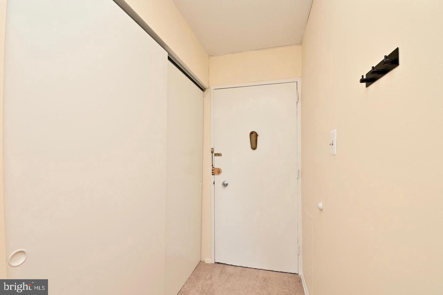 4600 S FOUR MILE RUN DR #637