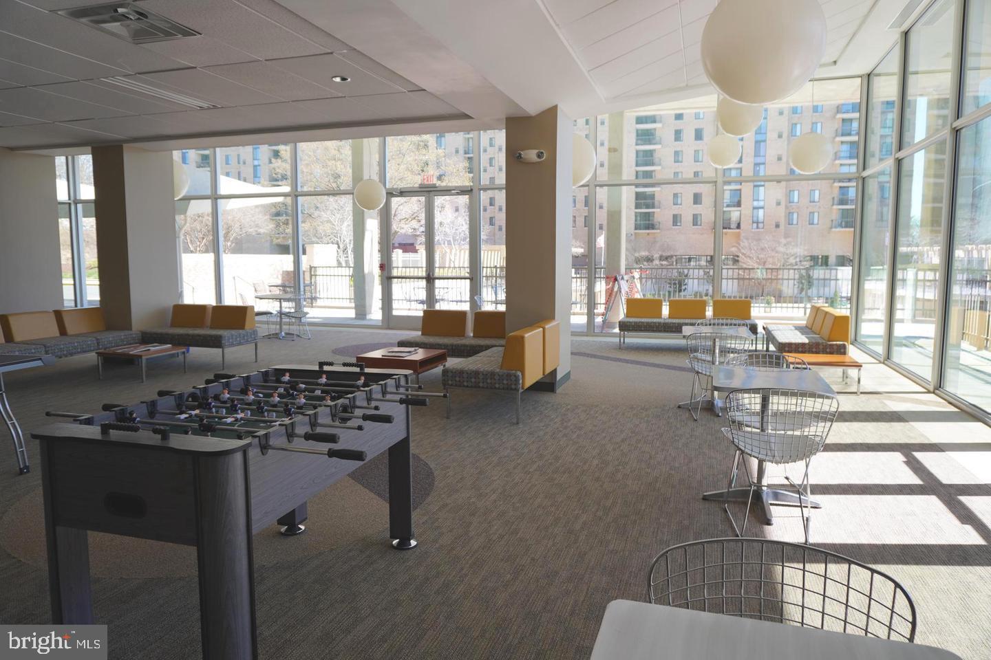 4600 S FOUR MILE RUN DR #637