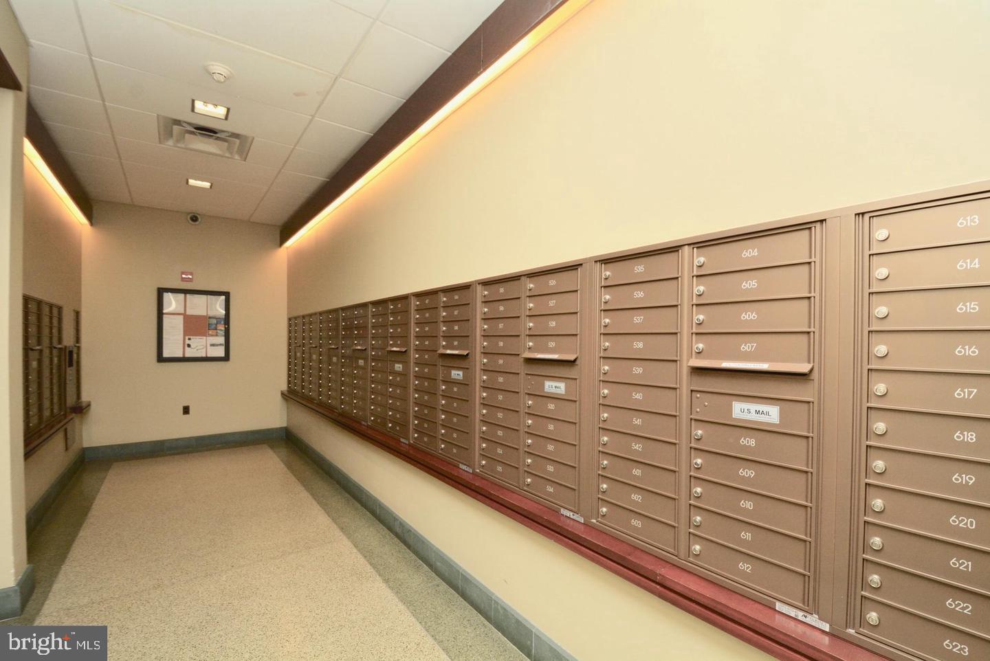 4600 S FOUR MILE RUN DR #637