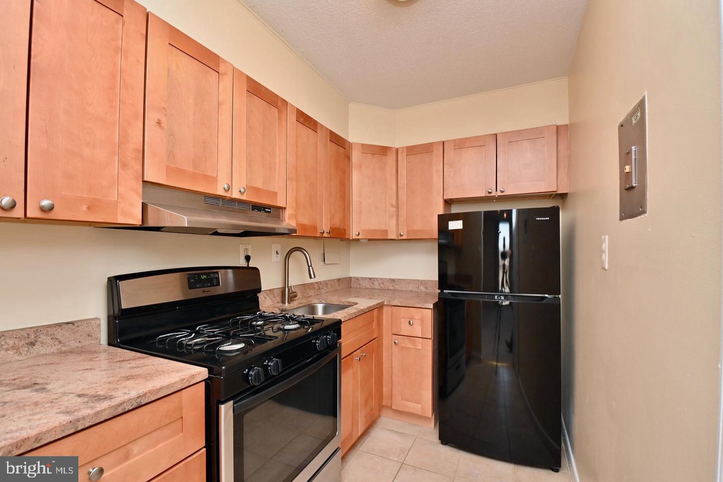 4600 S FOUR MILE RUN DR #637