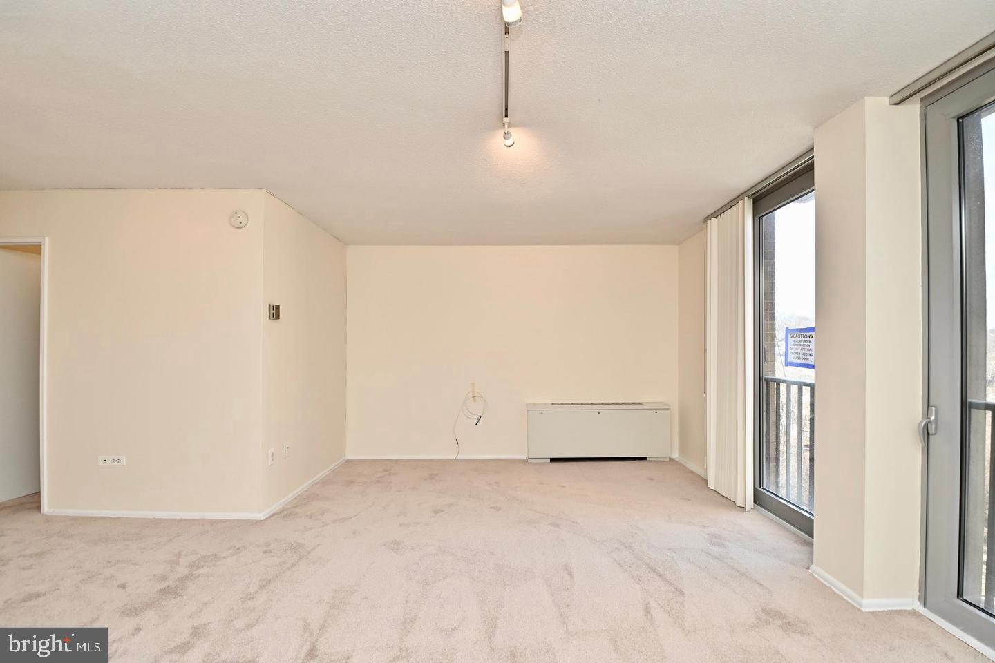 4600 S FOUR MILE RUN DR #637