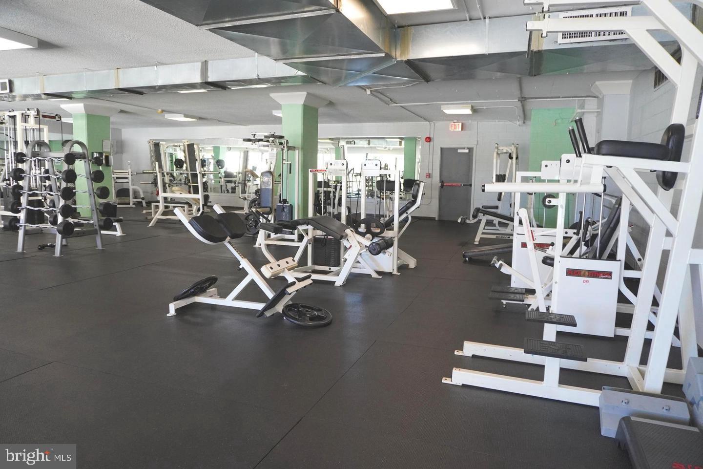 4600 S FOUR MILE RUN DR #637