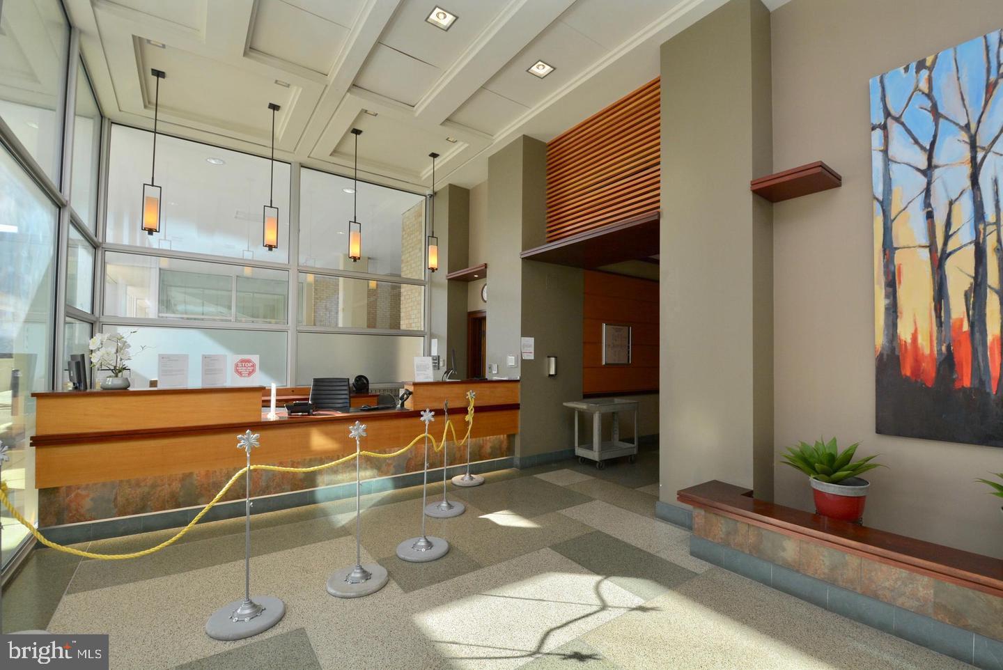 4600 S FOUR MILE RUN DR #637